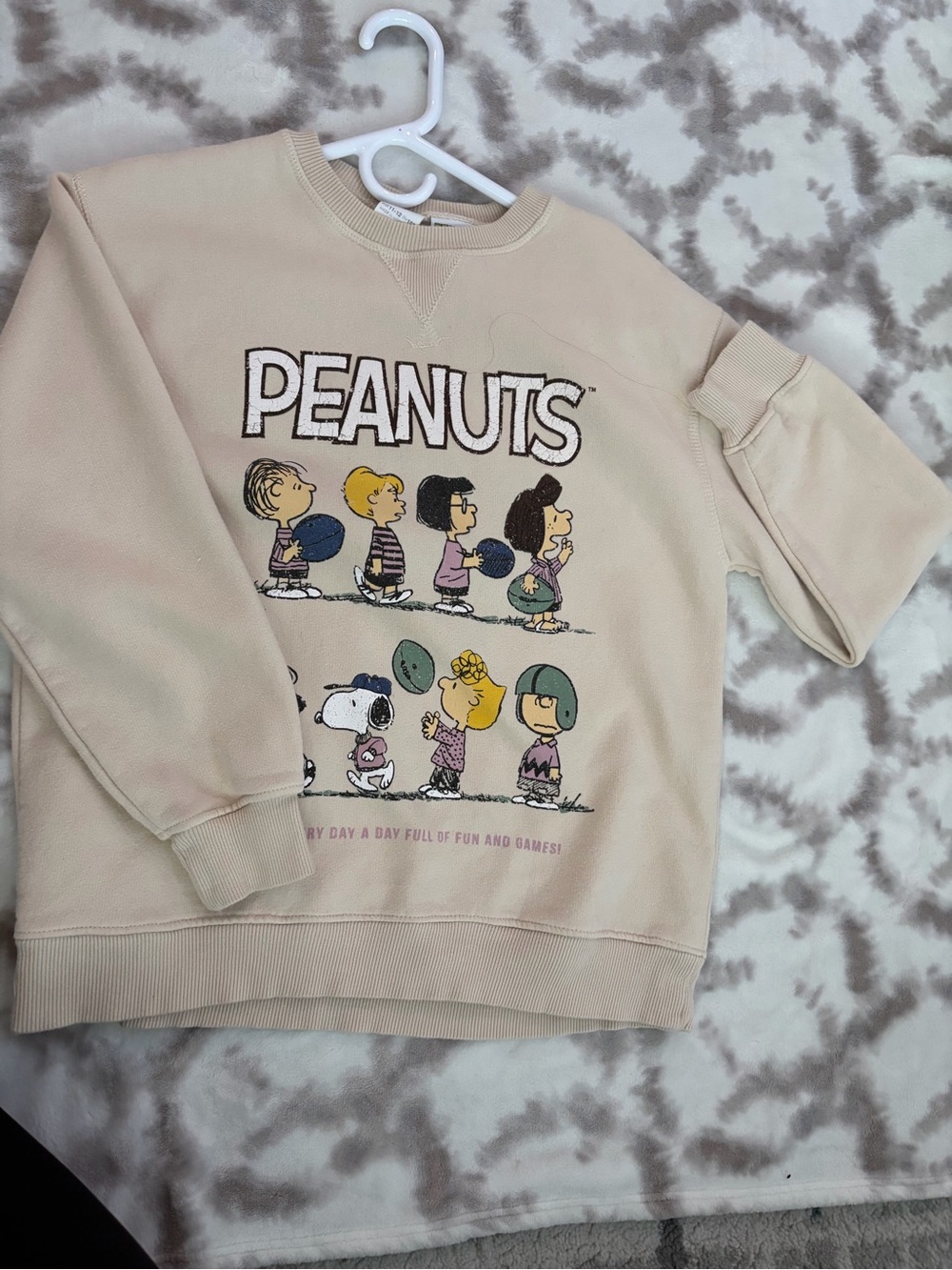 Zara Beige Peanuts Graphic Sweatshirt